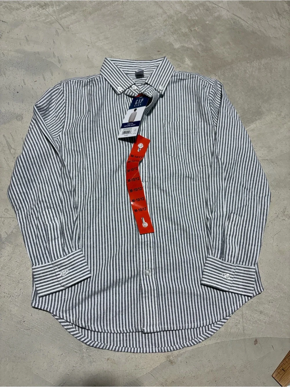 Gap kids NWT Blue and White Striped Button-Down Oxford Shirt medium 10/12